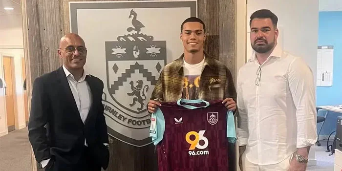 Joao Mendes, Putra Ronaldinho Bergabung Klub Inggris Burnley